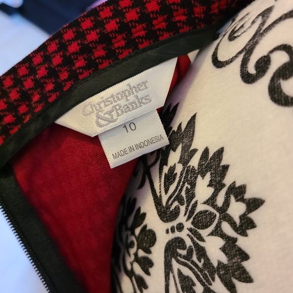 Skirt - Picture 2 of 4